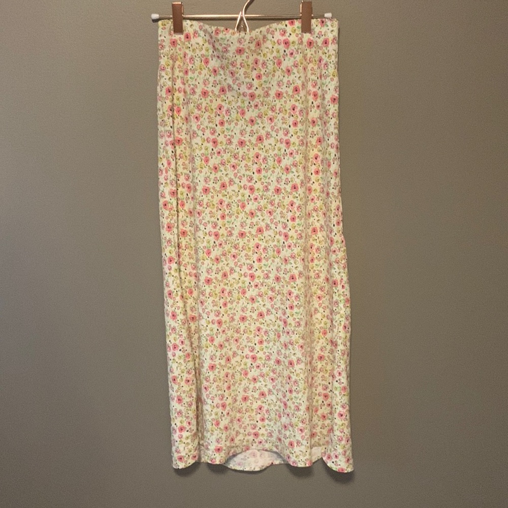 Maison d’Amelie Paris maxi floral skirt.  Size 2